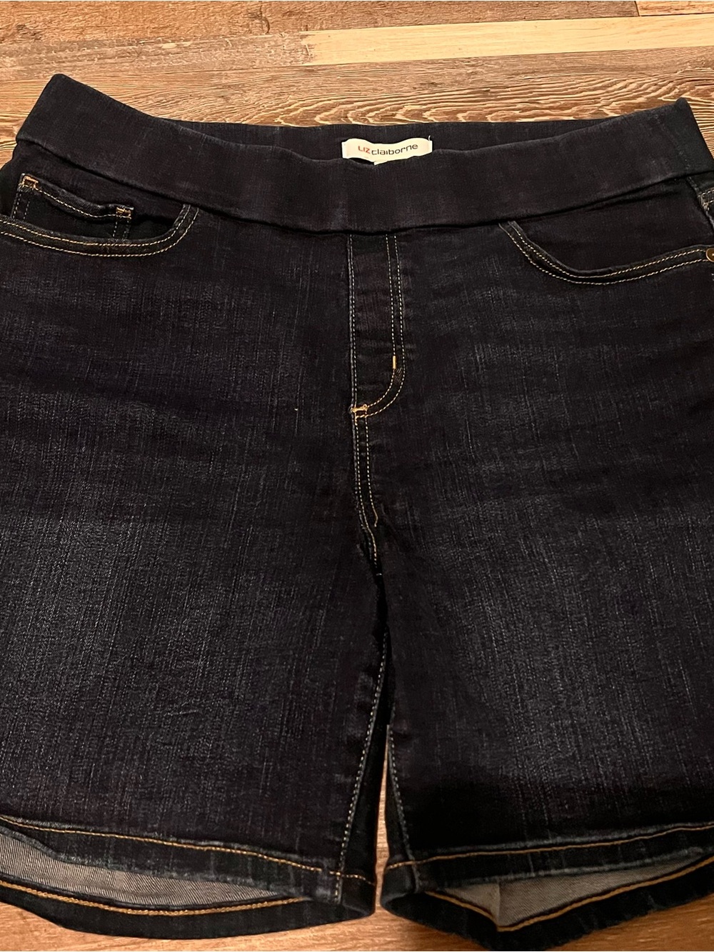 Liz Claiborne Women’s Dark Blue Denim Shorts size 12 Amber